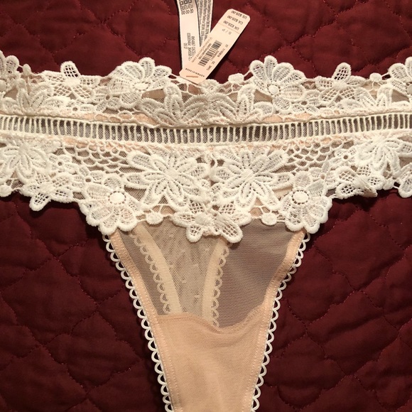 Victoria’s Secret Bustier 34B and panty S - Picture 6 of 7